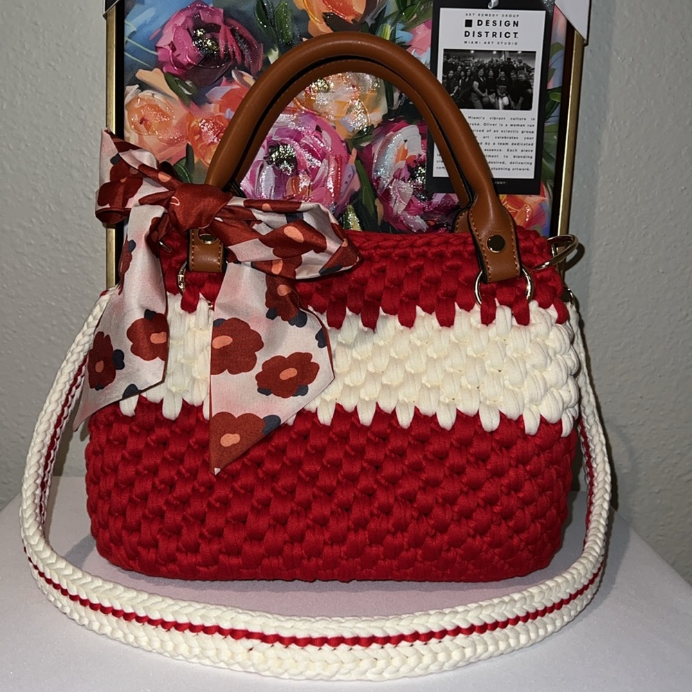 Hand Crafted Top Handle Shoulder Bag - Picture 3 of 17